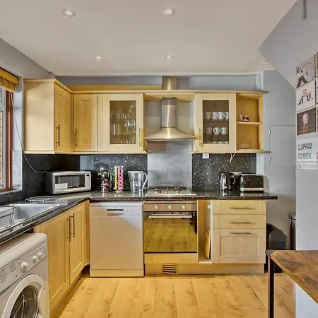 Lovely 3-Bed Clapham Common London Exterior photo