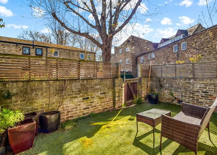 Lovely 3-Bed Clapham Common